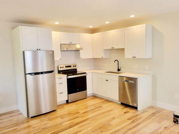 18 Dummer St #2