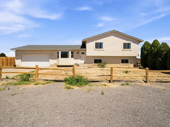 211 E Abarr Dr, Pueblo West, CO 81007