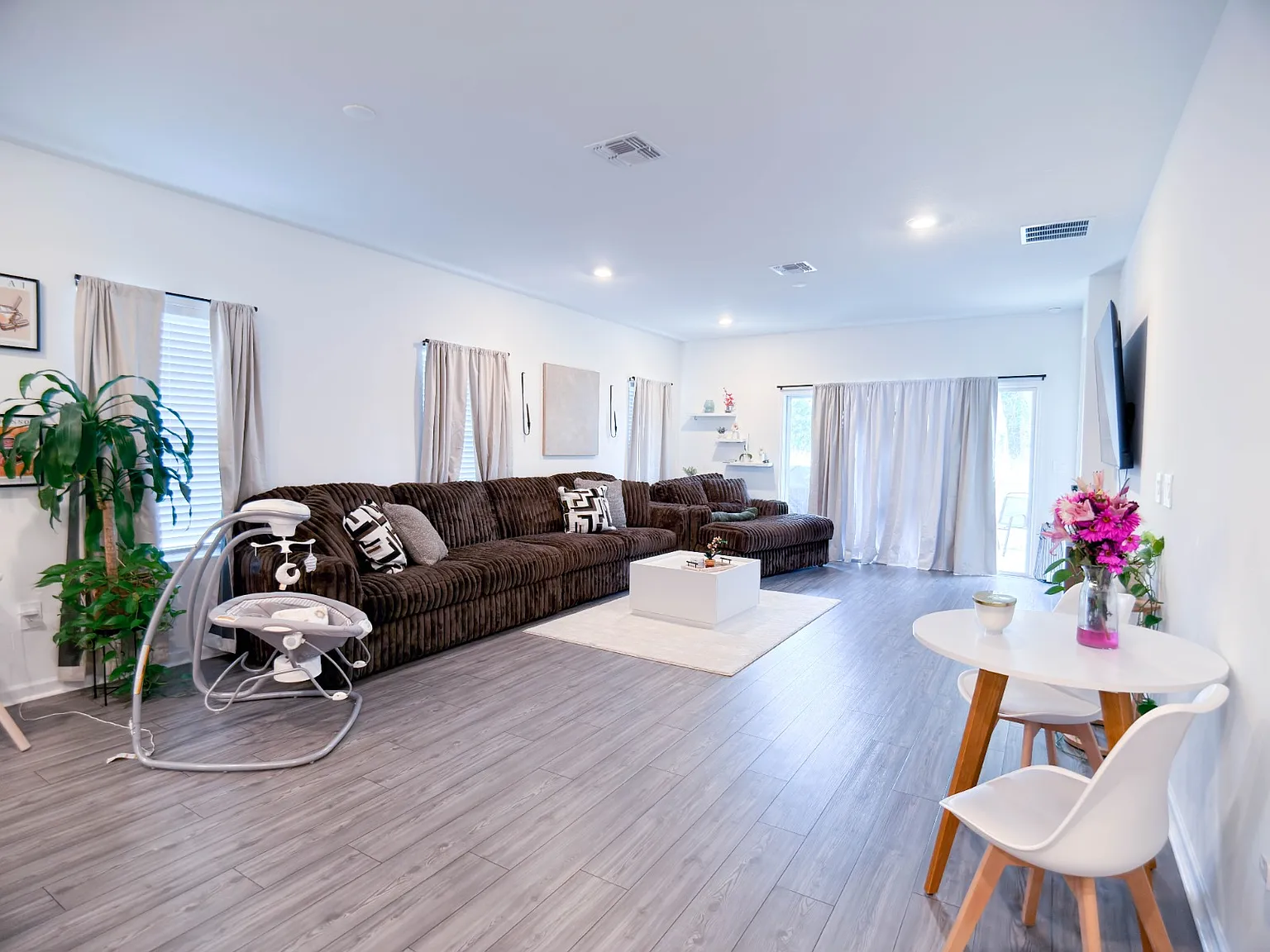 2 bed, 1513 sqft, $2,300 — Photo 4