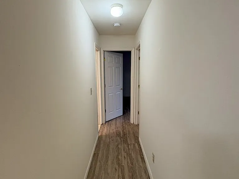 University Park Apartments near Cornell University — Photo 326