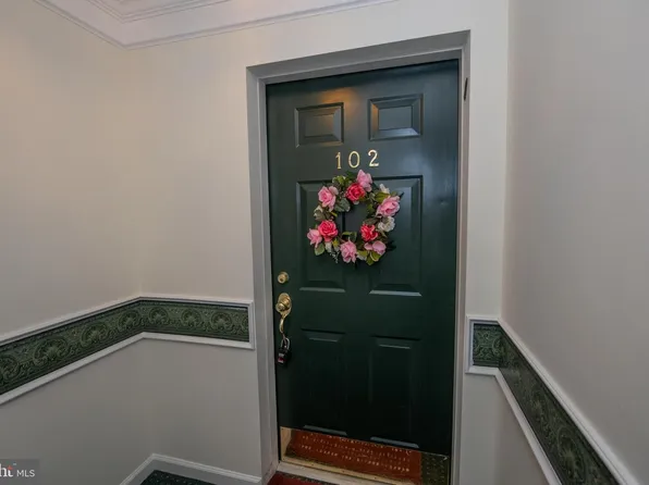 100 Fiddleleaf Ln APT 102, Warrington, PA 18976