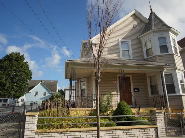 126 Indiana Ave, Providence, RI 02905