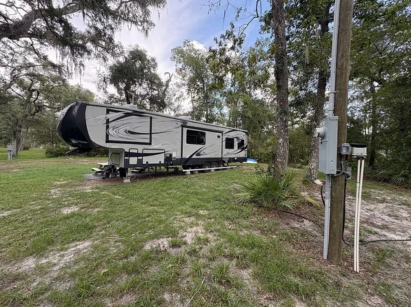 1525 NE 930th St, Old Town, FL 32680
