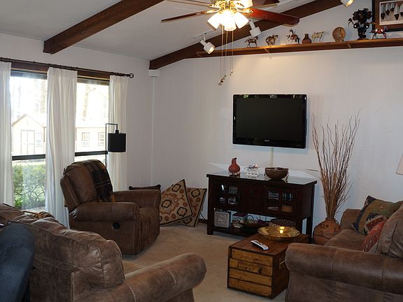 3rd image of 2773 Lake Breeze Dr