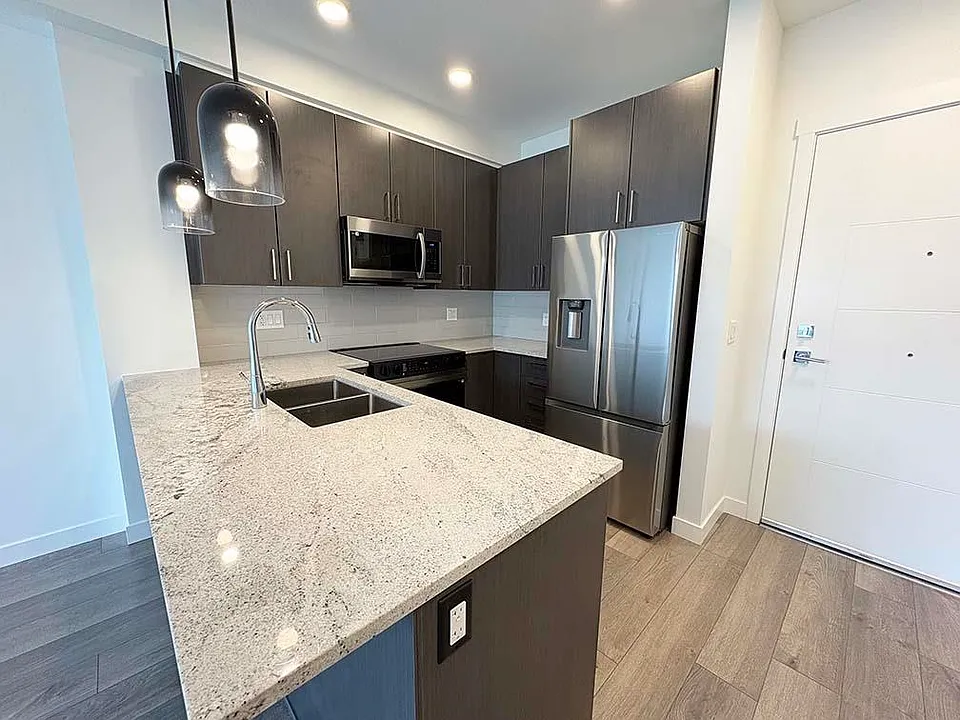 5504 Brydon Cres #203