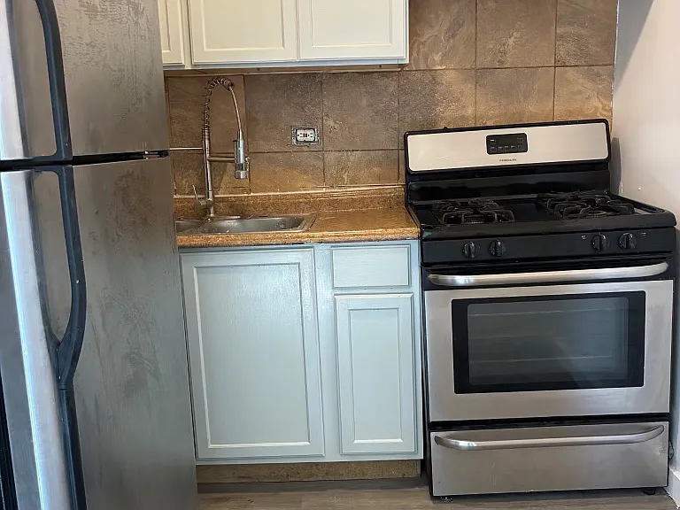 8542 S Lowe Ave #3 — Photo 5