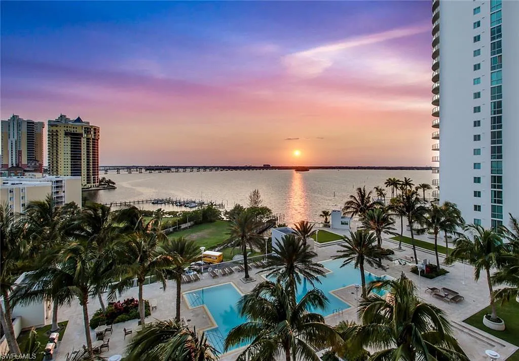 2 bed, 2.0 bath, 1008 sqft, $2,500 — Photo 4