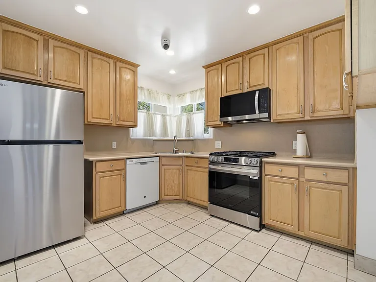 1007 Monterey Rd — Photo 11