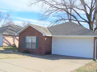 1137 Woodlands Park Dr, Lindale, TX 75771