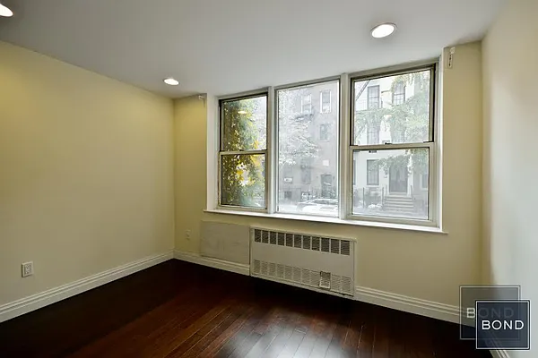 Rented by Bond New York | media 49