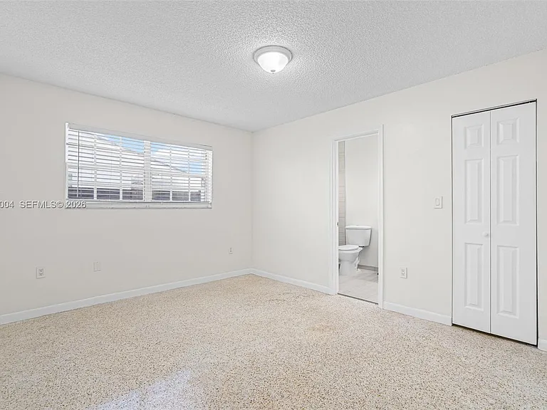 1333 W 37th St — Photo 17