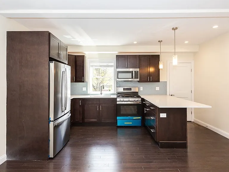 57-59 Catherine St #1 — Photo 3