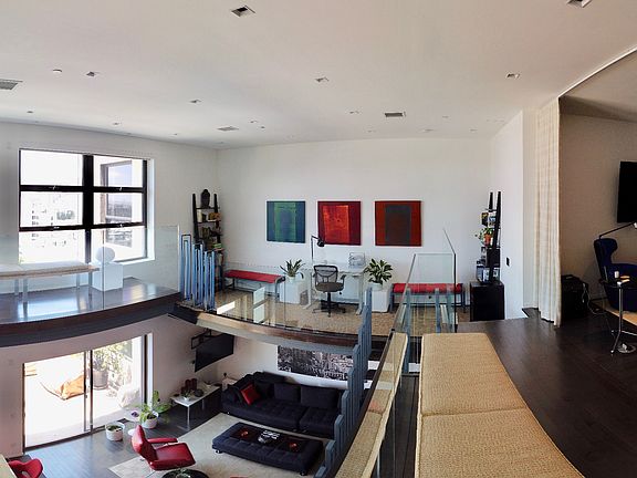 3rd image of 1645 N Vine St #909