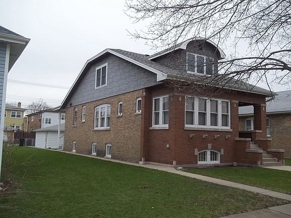3rd image of 5747 W Ainslie St