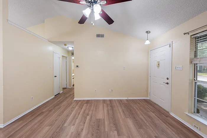 1015 E Yager Ln #41 — Photo 6