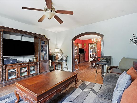 5th image of 1205 Idylwild St