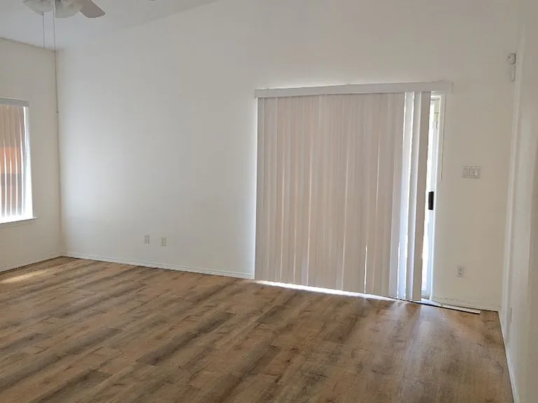 8415 Calle Soquelle NE — Photo 15