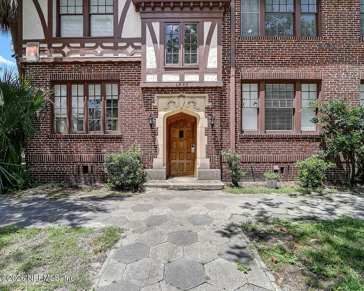 1 bed, 1.0 bath, 792 sqft, $1,350 — Photo 4