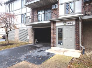 1670 Ishnala Dr APT 103, Naperville, IL 60565