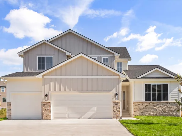 419 Stillwater Ct, West Des Moines, IA 50265
