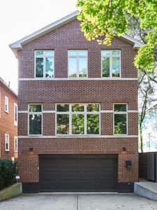 2214 N Rockwell St, Chicago, IL, 60647