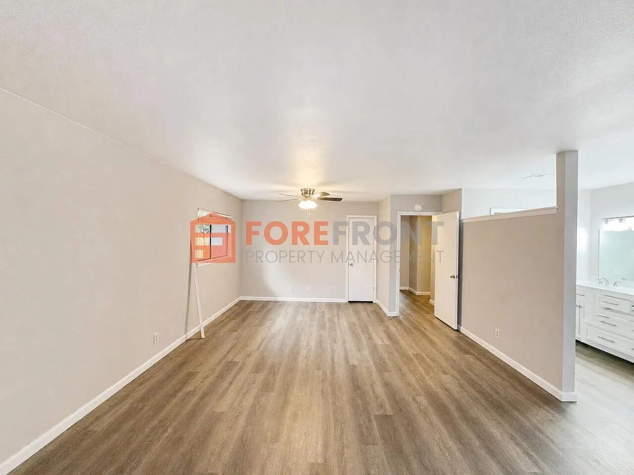 1100 S Ellison Dr — Photo 3