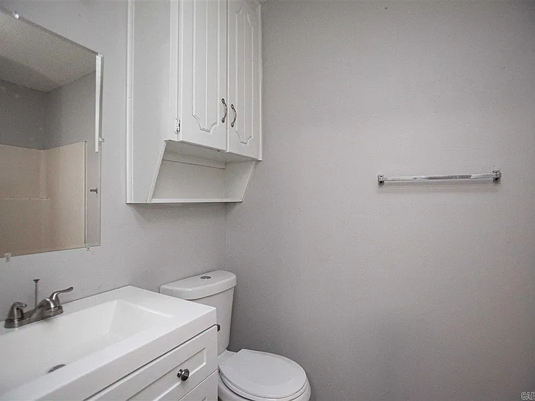 220 Bellevue Cir #A — Photo 6