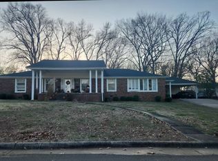 1902 Crescent Dr, Muscle Shoals, AL 35661
