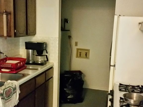 Kitchen/pantry