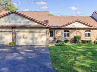 7109 Bluewater Dr, Clarkston, MI 48348