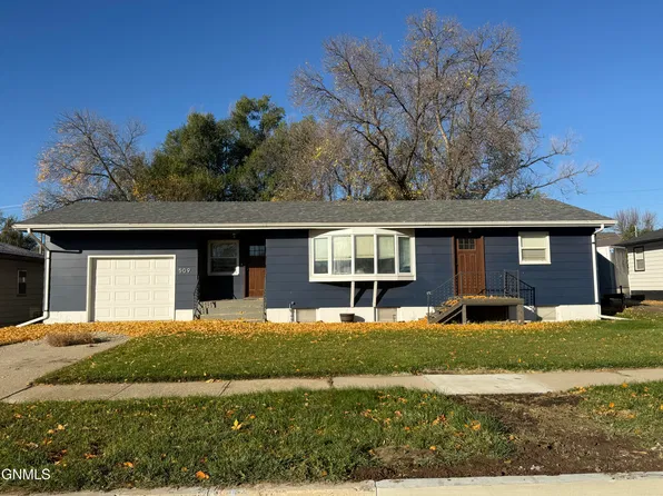 509 3rd St NE, Watford City, ND 58854