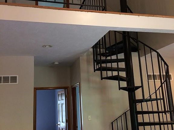5th image of 407 N 26th St APT 2