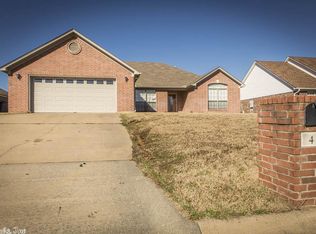 4 Eagle Point Dr, North Little Rock, AR 72120