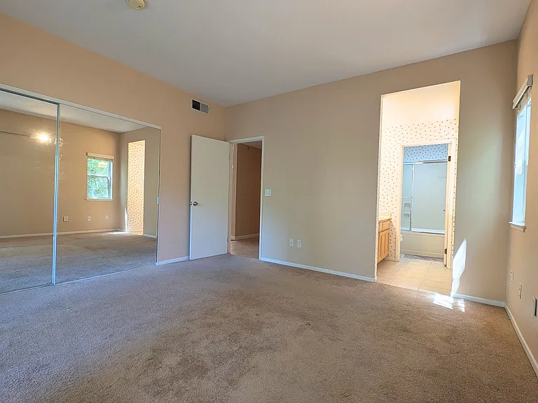 143 Tuscany Ct — Photo 7
