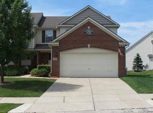 4613 Summer Ridge Dr, Howell, MI 48843