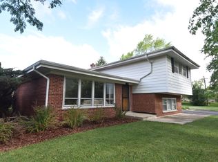2 Patricia Ln, Prospect Heights, IL 60070