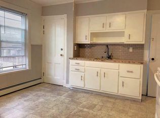 2 Charles St, Poughkeepsie, NY 12601