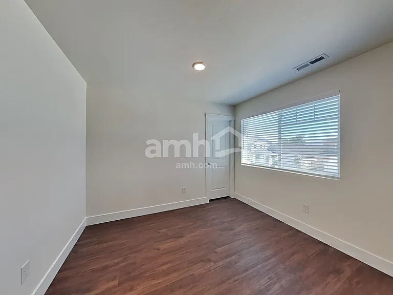 1405 N Alderleaf Ave — Photo 13