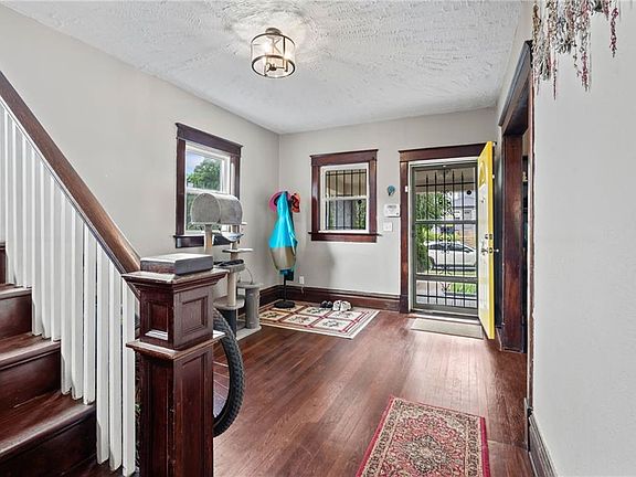 5th image of 3905 Saint John Ave