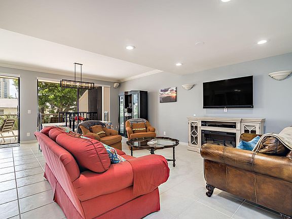 4th image of 3962 N Ocean Dr #10