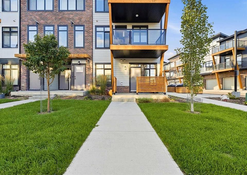 1st image of 562 Seton Cir SE #301