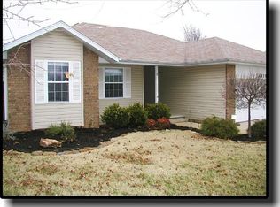 4875 W La Siesta St, Springfield, MO 65802