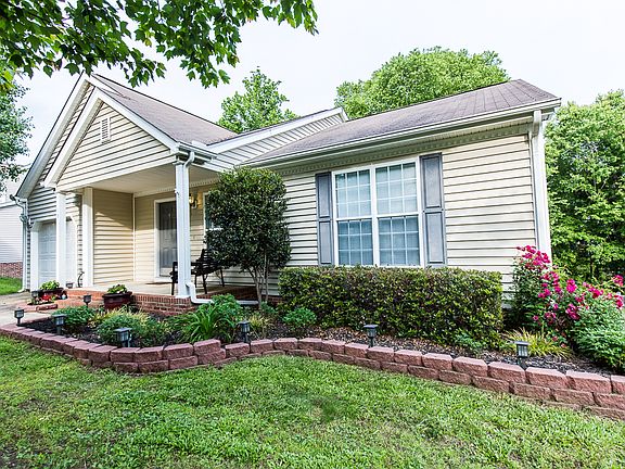 2nd image of 10 N Indiancreek Pl
