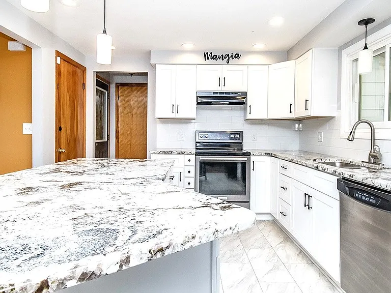 5751 Sunset Ter — Photo 10