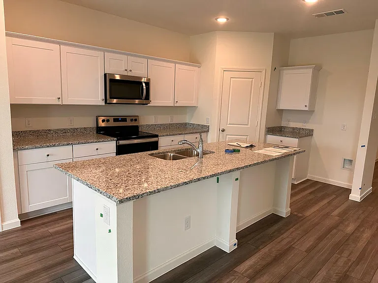 10316 Rosegreen Ln — Photo 4