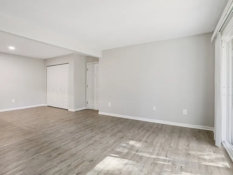 Twyckenham Apartments — Photo 39