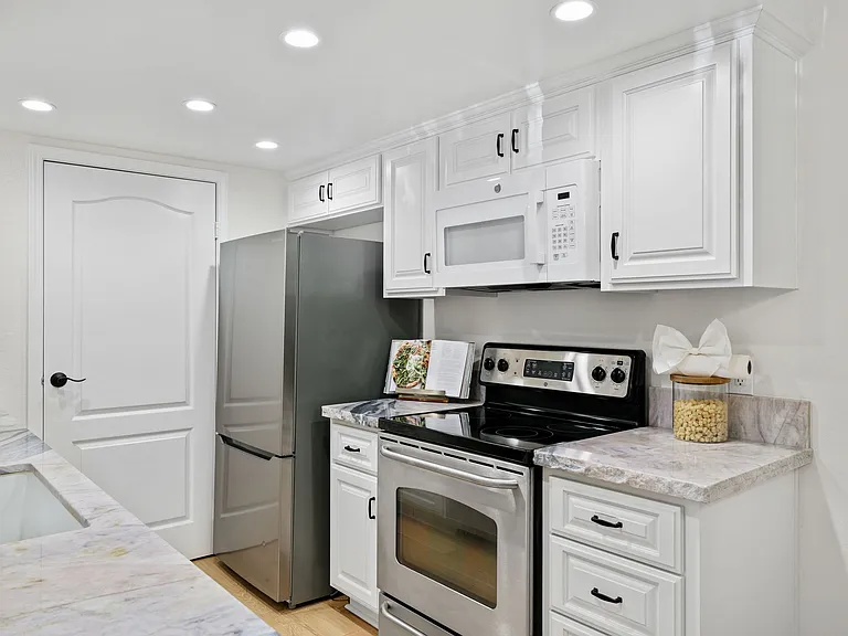 12023 Alta Carmel Ct #244 — Photo 9