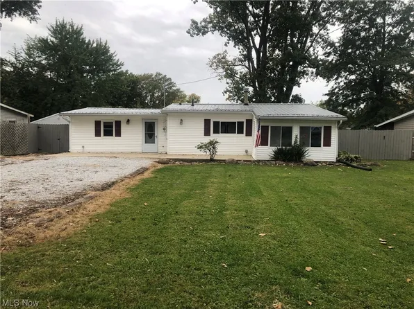 12446 Alton Dr, Grafton, OH 44044