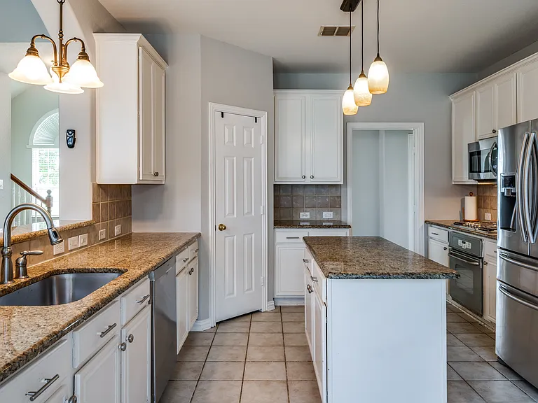 323 Del Cano Dr — Photo 8