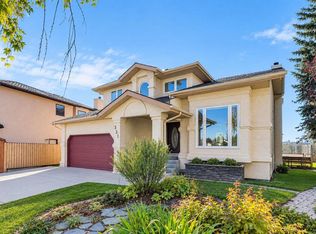 331 E Wood Valley Bay SW, Calgary, AB T2W 5Y6
